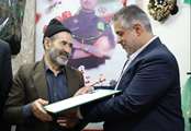 دیدار استاندار مرکزی با خانواده شهید والامقام «حسن شهبازی» در شهرستان فراهان